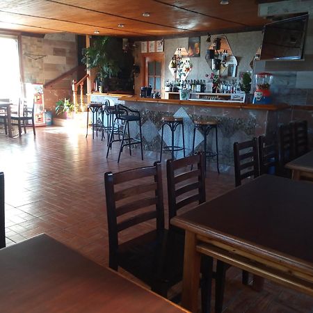 Hostal La Collada De Aralla Аралья-де-Луна Экстерьер фото
